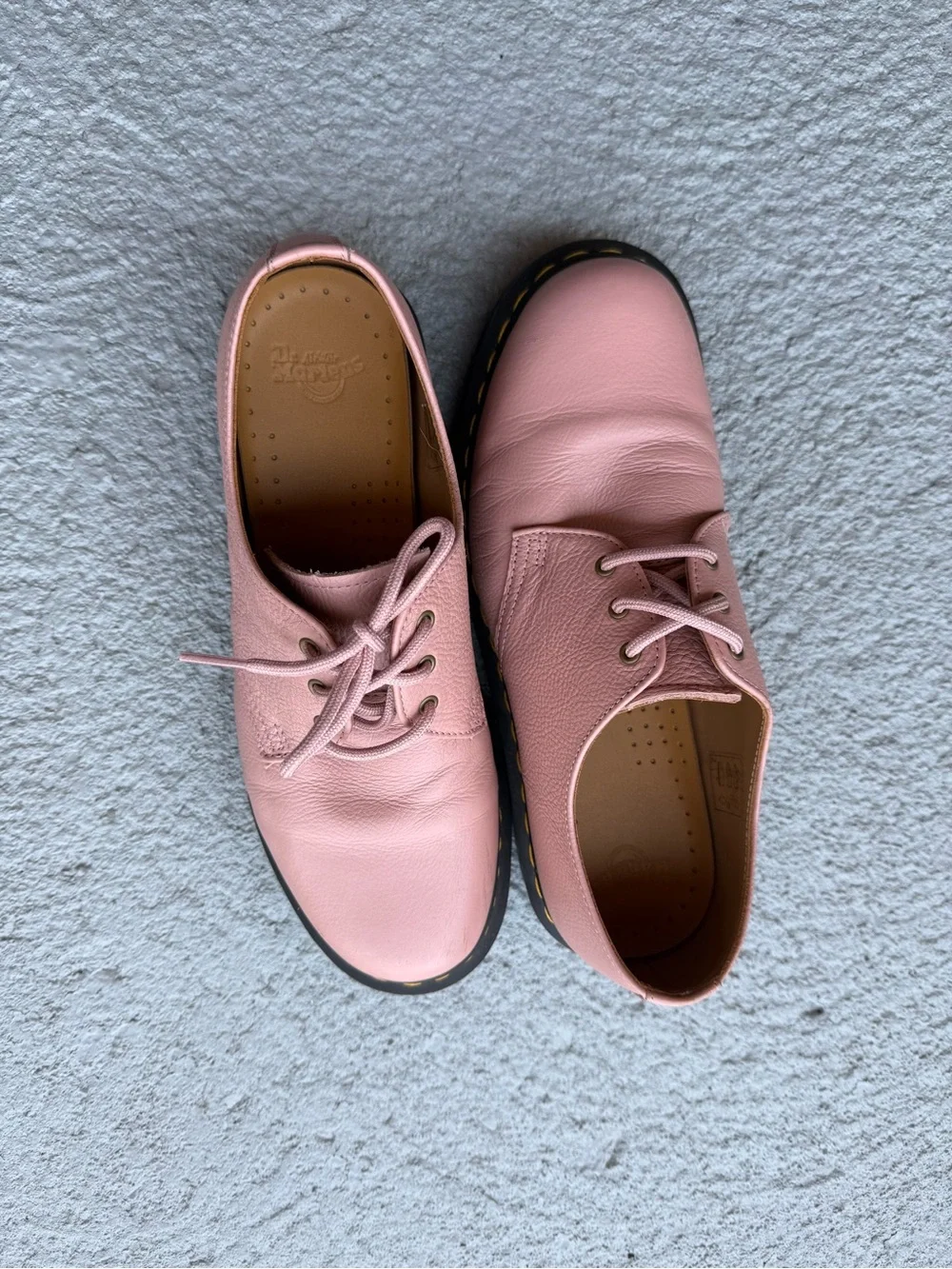 Dr. Martens 1461 Peach Leather Oxfords EU 43/US 10 Men’s/12 Women’s